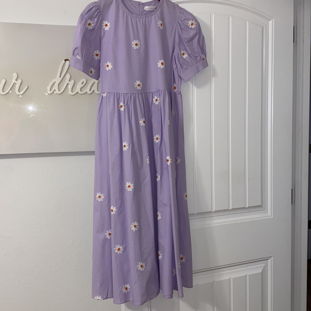 Lavender Daisy Puff-Sleeve Midi Dress with Gathered Waist - Picture 4 of 5